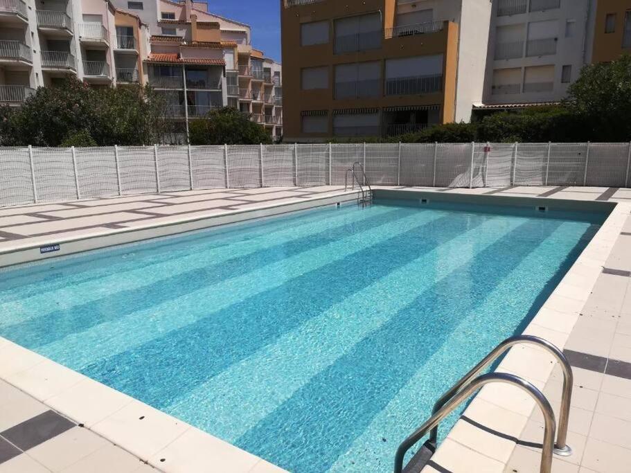 - Avec Piscine Agde